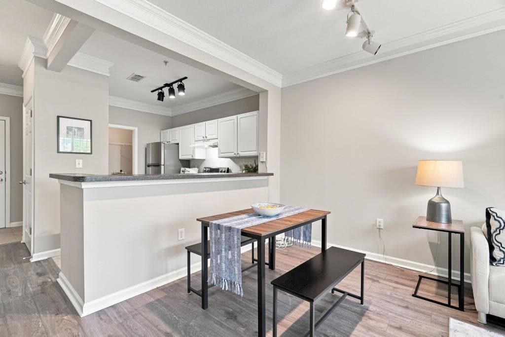 1 bedroom, 1 bathroom, 798 sq ft condominium for sale at 4102 Westchester Ridge, Atlanta, GA 30329 — photo 2
