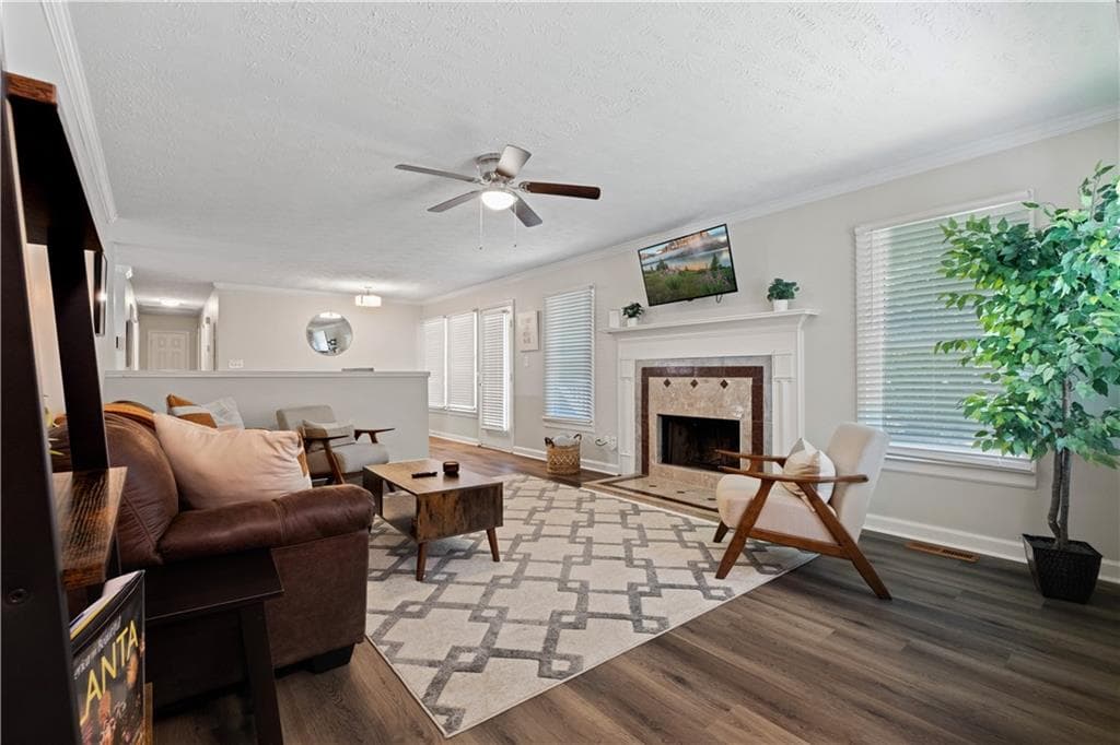 3 bedroom, 2 bathroom, 1,399 sq ft single family residence for sale at 2671 Collier Drive, Atlanta, GA 30318 — photo 6