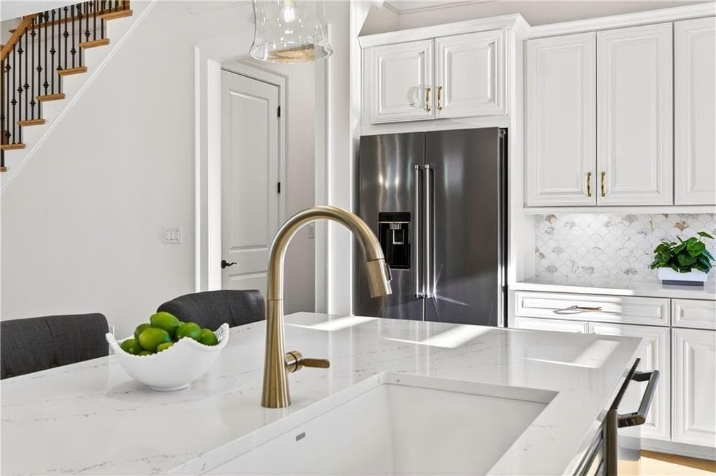 4 bedroom, 4 bathroom, 3,650 sq ft single family residence for sale at 4040 Connolly Court, Roswell, GA 30075 — photo 9