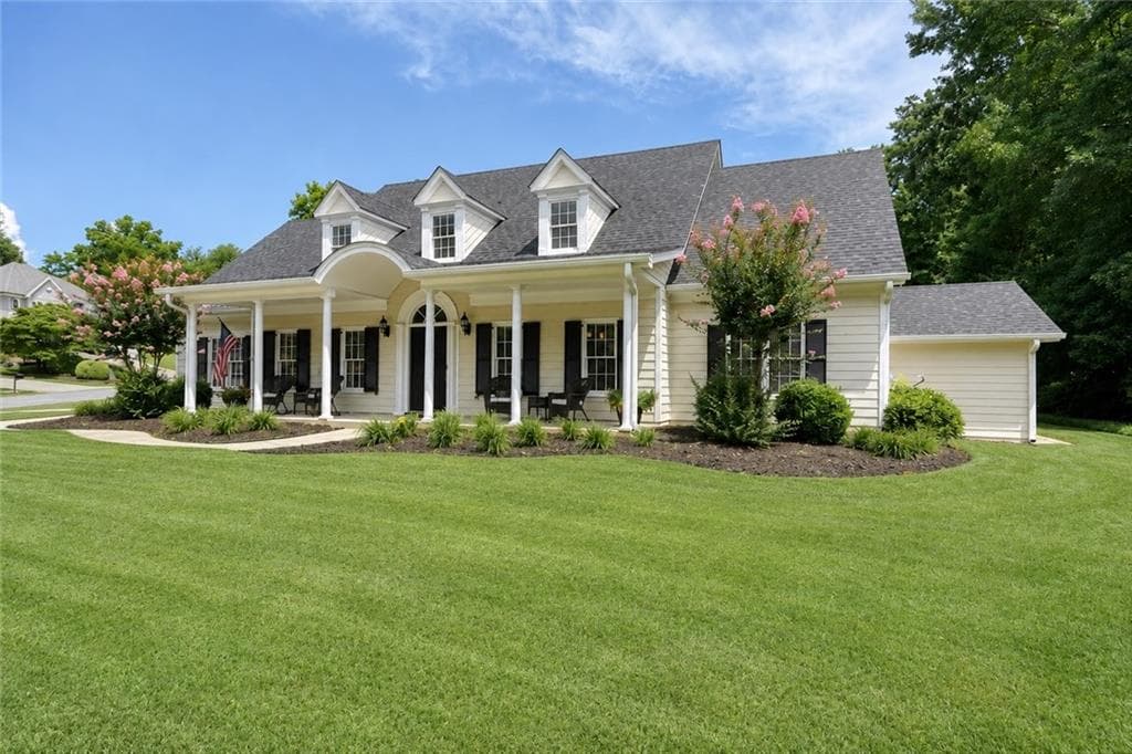 4 bedroom, 3 bathroom, 3,149 sq ft single family residence for sale at 2564 Chestea Drive, Marietta, GA 30066 — photo 2