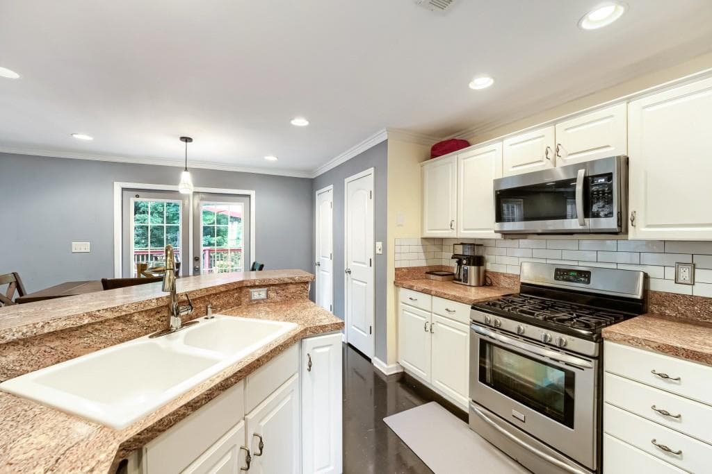 3 bedroom, 3 bathroom, 1,818 sq ft single family residence for sale at 4644 Egret Court, Austell, GA 30106 — photo 9