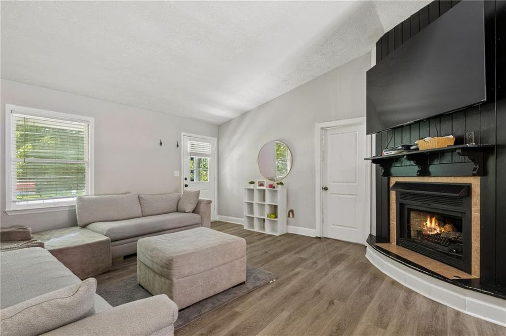 3 bedroom, 2 bathroom, 1,108 sq ft single family residence for sale at 771 Suwanee Parkway, Lawrenceville, GA 30043 — photo 6