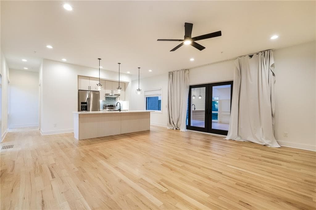 2 bedroom, 3 bathroom, 1,761 sq ft townhouse for rent at 367 Parkway Drive 8, Atlanta, GA 30312 for $3,250 a month — photo 8