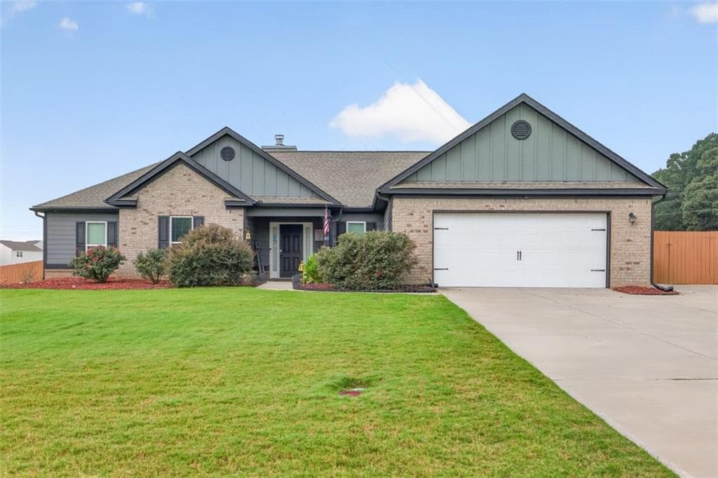 4 bedroom, 3 bathroom, 2,656 sq ft single family residence for sale at 305 McMillian Ct, Winder, GA 30680