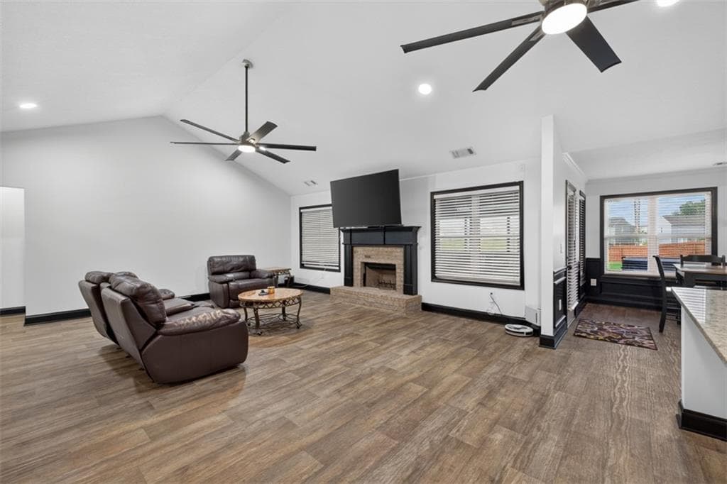 4 bedroom, 3 bathroom, 2,656 sq ft single family residence for sale at 305 McMillian Ct, Winder, GA 30680 — photo 8
