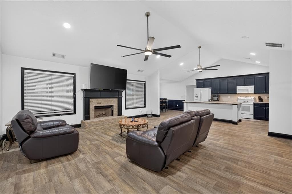 4 bedroom, 3 bathroom, 2,656 sq ft single family residence for sale at 305 McMillian Ct, Winder, GA 30680 — photo 10