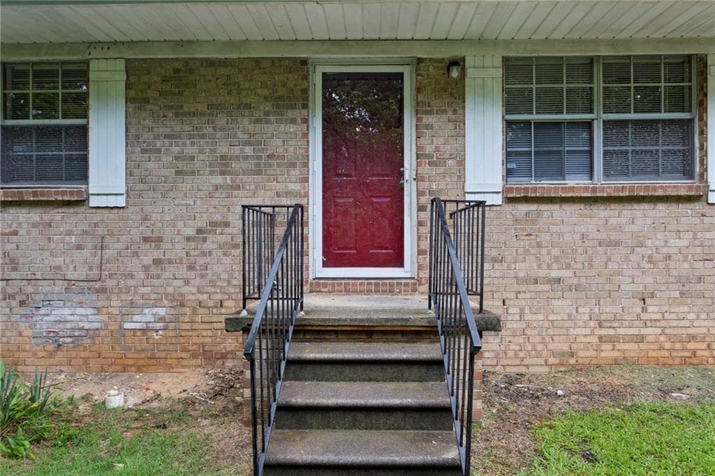 3 bedroom, 1 bathroom, 960 sq ft single family residence for sale at 4085 Alex Drive, Atlanta, GA 30331 — photo 2