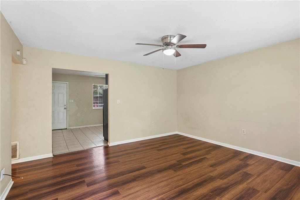 3 bedroom, 1 bathroom, 960 sq ft single family residence for sale at 4085 Alex Drive, Atlanta, GA 30331 — photo 4