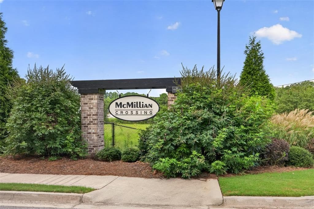 4 bedroom, 3 bathroom, 2,656 sq ft single family residence for sale at 305 McMillian Ct, Winder, GA 30680 — photo 6