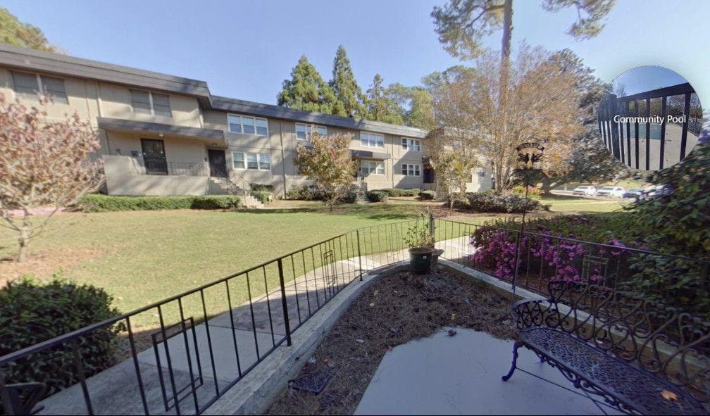2 bedroom, 2 bathroom, 1,168 sq ft condominium for sale at 276 Lakemoore Drive E, Atlanta, GA 30342 — photo 3