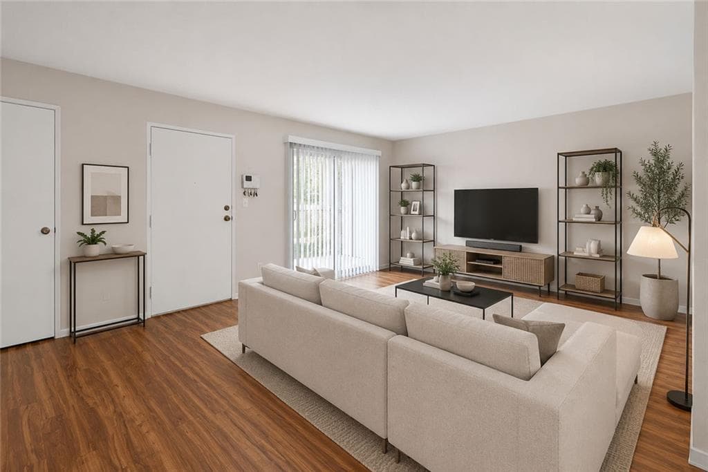 2 bedroom, 2 bathroom, 1,168 sq ft condominium for sale at 276 Lakemoore Drive E, Atlanta, GA 30342 — photo 5
