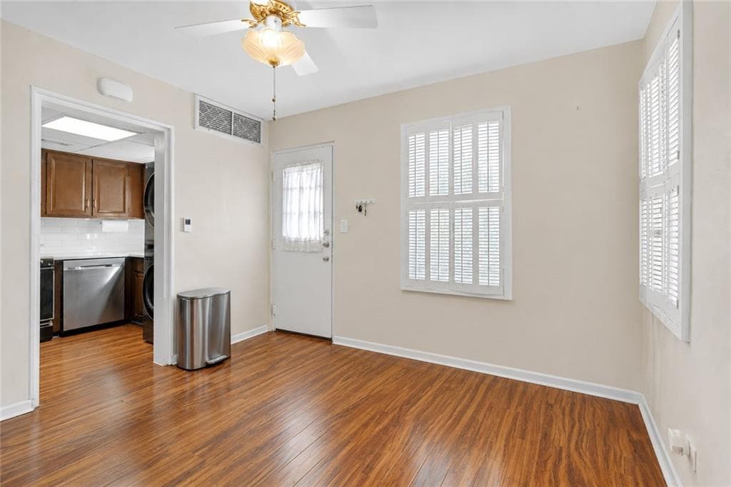 2 bedroom, 2 bathroom, 1,168 sq ft condominium for sale at 276 Lakemoore Drive E, Atlanta, GA 30342 — photo 9