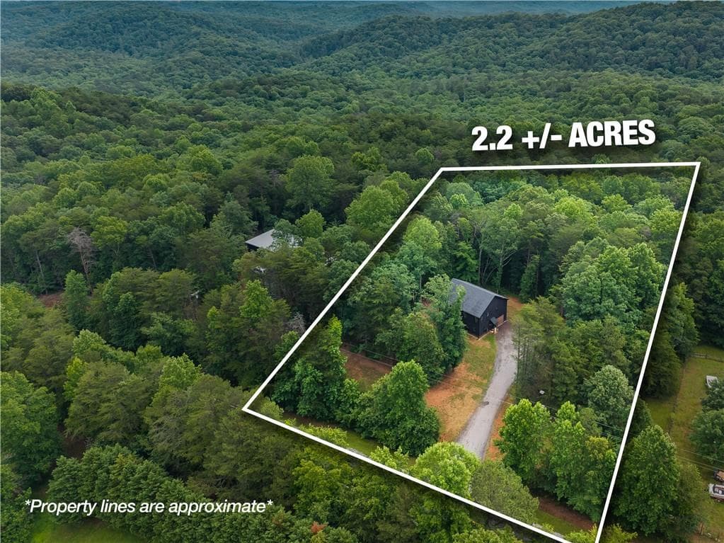 3 bedroom, 3 bathroom, 2,178 sq ft single family residence under contract at 1995 Auraria Road, Dahlonega, GA 30533 — photo 3