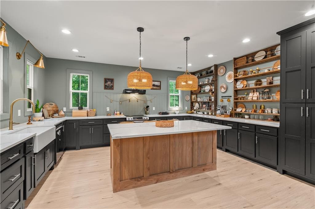 3 bedroom, 3 bathroom, 2,178 sq ft single family residence under contract at 1995 Auraria Road, Dahlonega, GA 30533 — photo 9