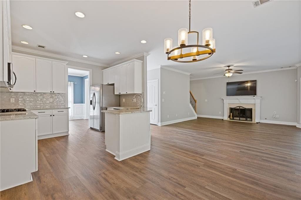 5 bedroom, 3 bathroom, 2,916 sq ft single family residence under contract at 1025 Fairview Club Circle, Dacula, GA 30019 — photo 4