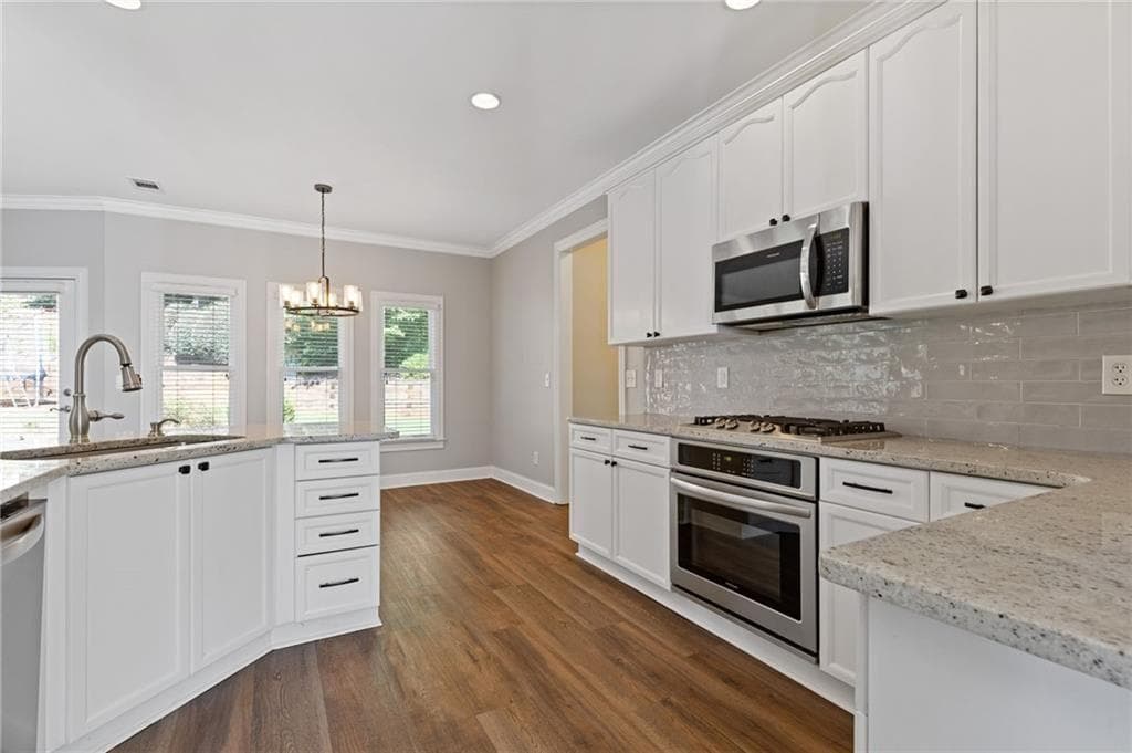 5 bedroom, 3 bathroom, 2,916 sq ft single family residence under contract at 1025 Fairview Club Circle, Dacula, GA 30019 — photo 6