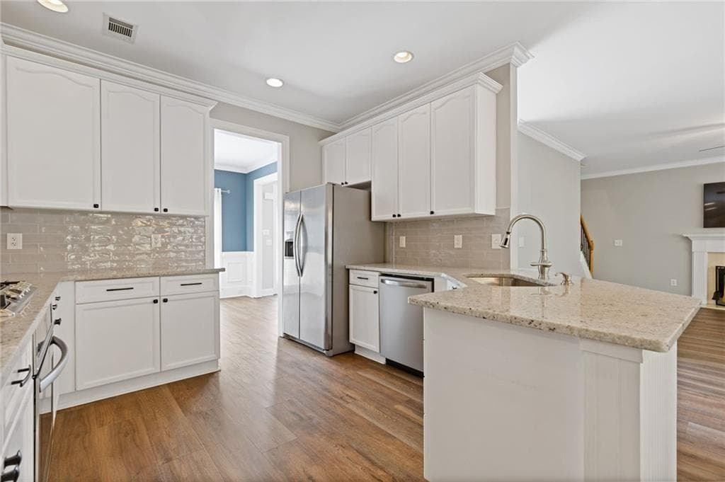 5 bedroom, 3 bathroom, 2,916 sq ft single family residence under contract at 1025 Fairview Club Circle, Dacula, GA 30019 — photo 7