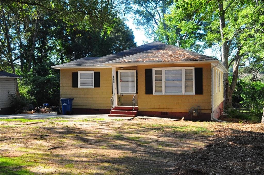 2 bedroom, 1 bathroom, 960 sq ft duplex for rent at 2641 Acadia Street A, Atlanta, GA 30344 for $1,400 a month — photo 1 of 13