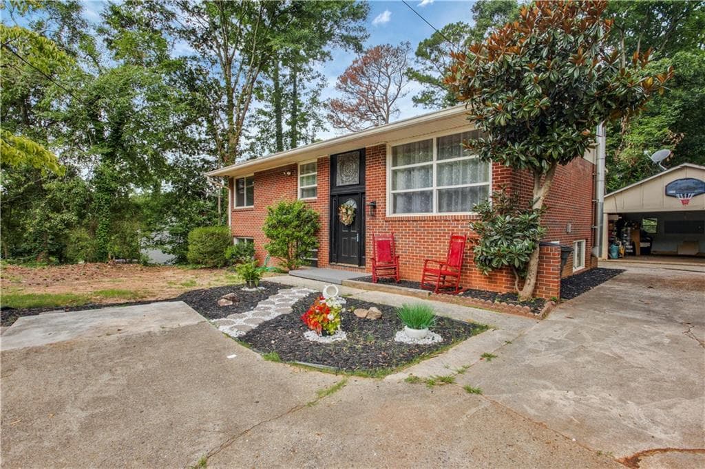 6 bedroom, 3 bathroom, 1,678 sq ft home for sale at 2600 Benson Poole Road, Smyrna, GA