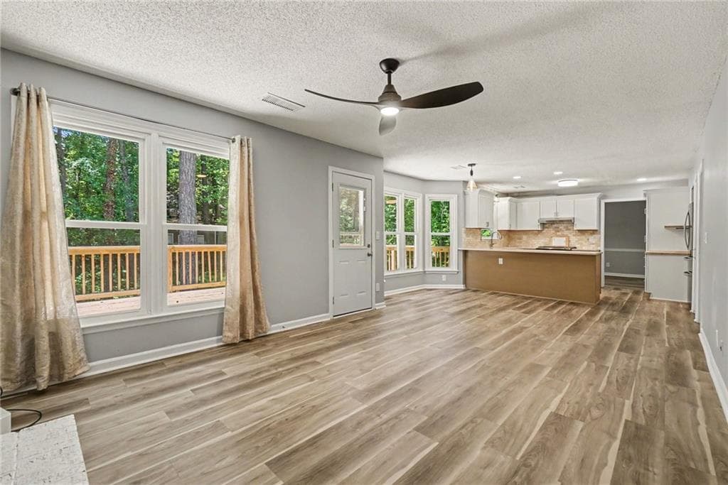 3 bedroom, 3 bathroom, 1,806 sq ft single family residence for sale at 4821 Olde Mill Drive, Marietta, GA 30066 — photo 7