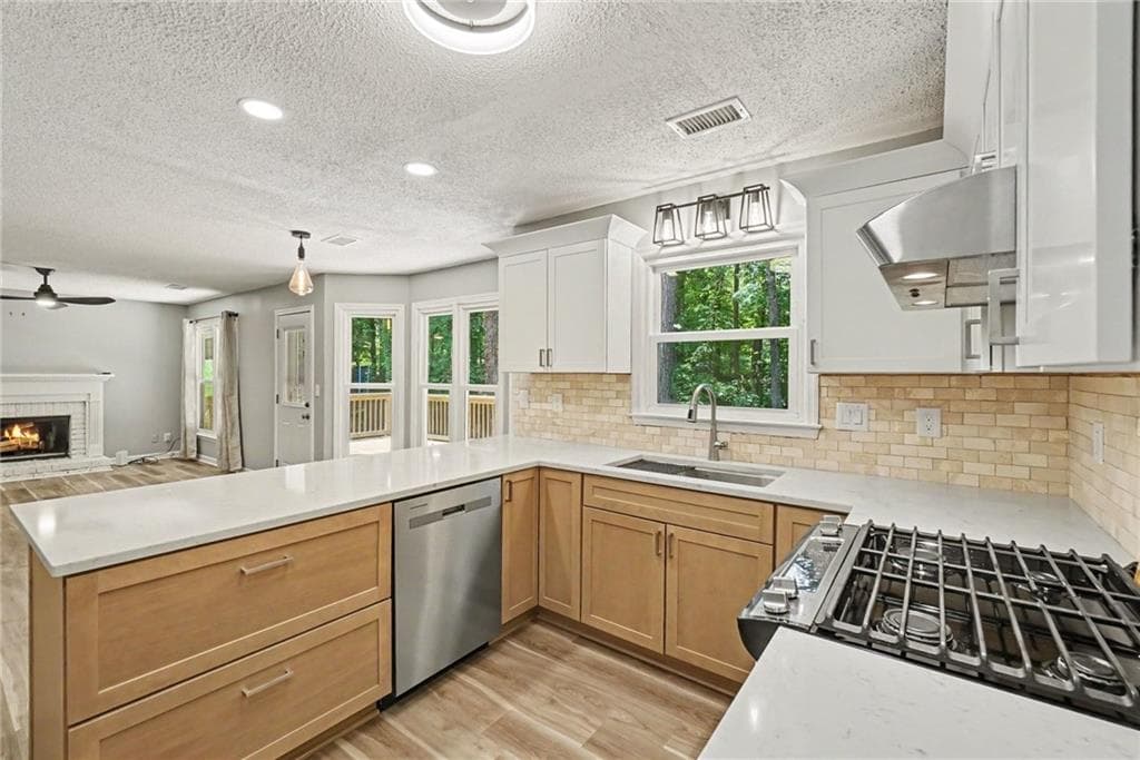 3 bedroom, 3 bathroom, 1,806 sq ft single family residence for sale at 4821 Olde Mill Drive, Marietta, GA 30066 — photo 10