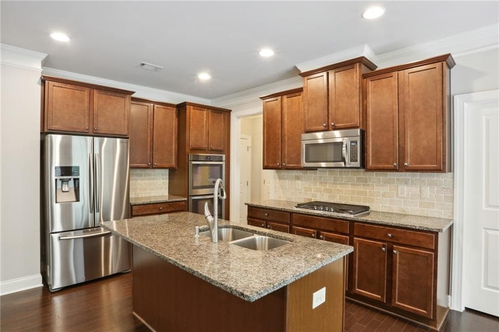 4 bedroom, 3 bathroom, 2,544 sq ft single family residence for rent at 1400 Roswell Manor Circle, Roswell, GA 30076 for $3,700 a month — photo 2