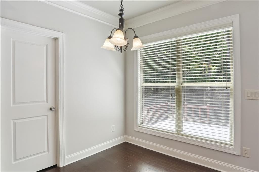 4 bedroom, 3 bathroom, 2,544 sq ft single family residence for rent at 1400 Roswell Manor Circle, Roswell, GA 30076 for $3,700 a month — photo 4