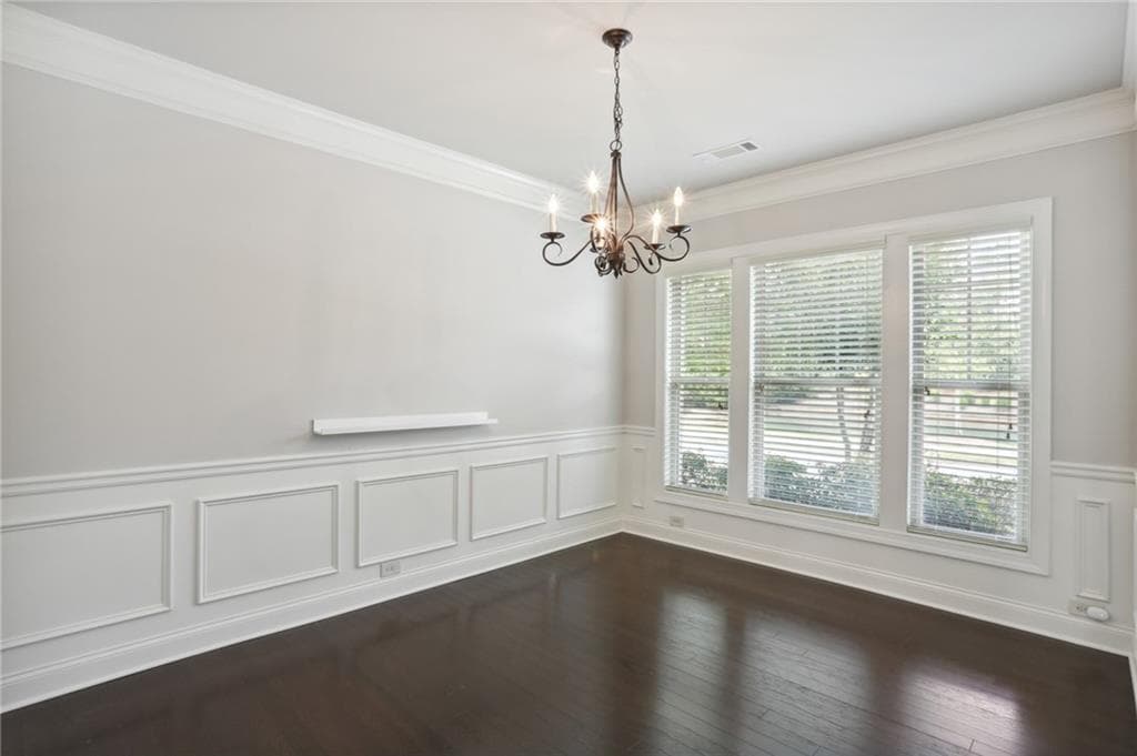 4 bedroom, 3 bathroom, 2,544 sq ft single family residence for rent at 1400 Roswell Manor Circle, Roswell, GA 30076 for $3,700 a month — photo 6