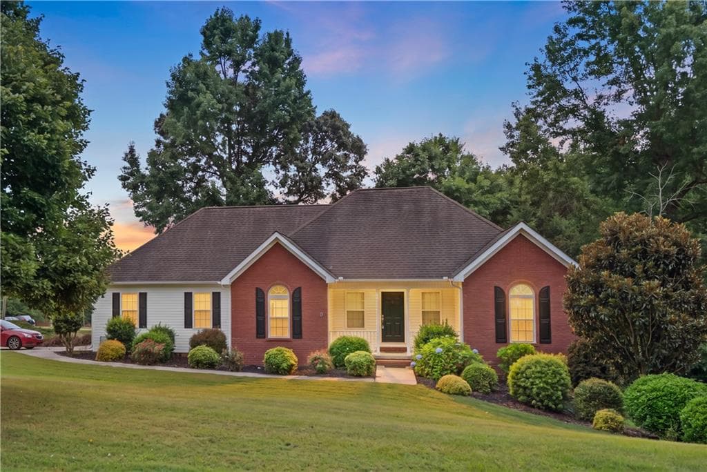 5 bedroom, 3 bathroom, 3,465 sq ft single family residence for sale at 20 Alcovy Forest Way, Covington, GA 30014 — photo 2