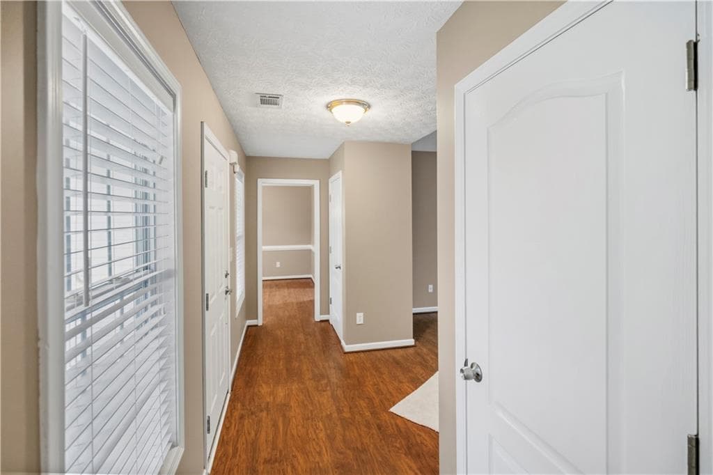 5 bedroom, 3 bathroom, 3,465 sq ft single family residence for sale at 20 Alcovy Forest Way, Covington, GA 30014 — photo 6