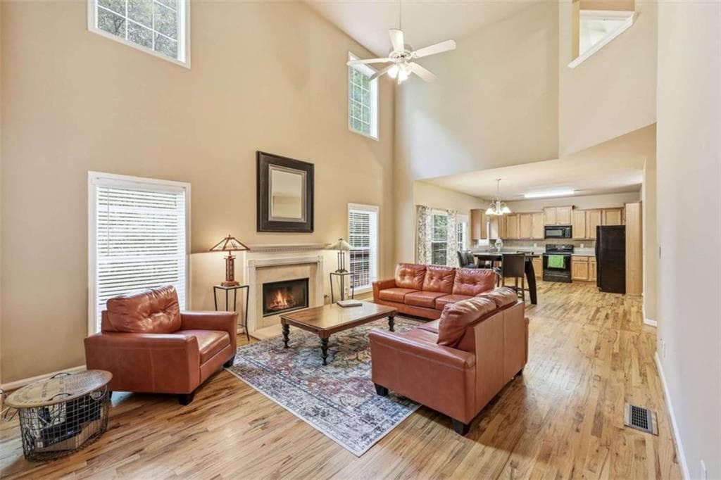 5 bedroom, 4 bathroom, 4,364 sq ft single family residence for sale at 3970 Walnut Grove Way, Gainesville, GA 30506 — photo 6
