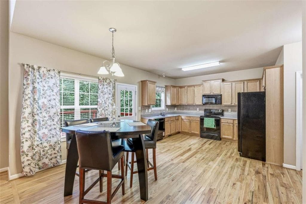 5 bedroom, 4 bathroom, 4,364 sq ft single family residence for sale at 3970 Walnut Grove Way, Gainesville, GA 30506 — photo 9