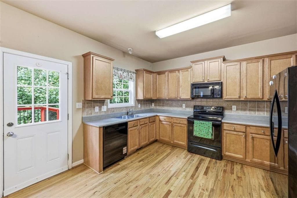 5 bedroom, 4 bathroom, 4,364 sq ft single family residence for sale at 3970 Walnut Grove Way, Gainesville, GA 30506 — photo 10