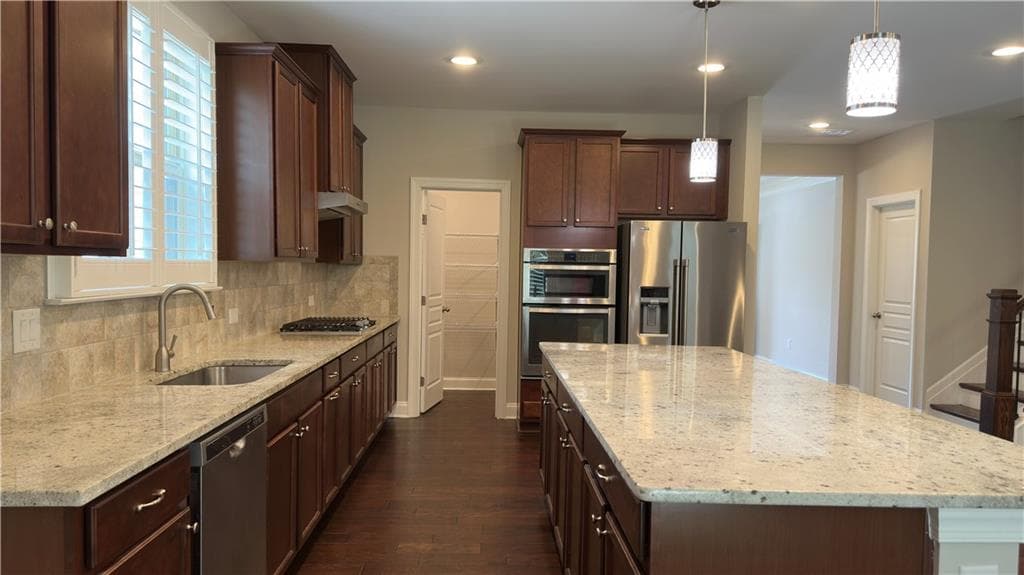 5 bedroom, 4 bathroom, 2,874 sq ft single family residence under contract at 311 Chesterfield Cove, Woodstock, GA 30189 — photo 8