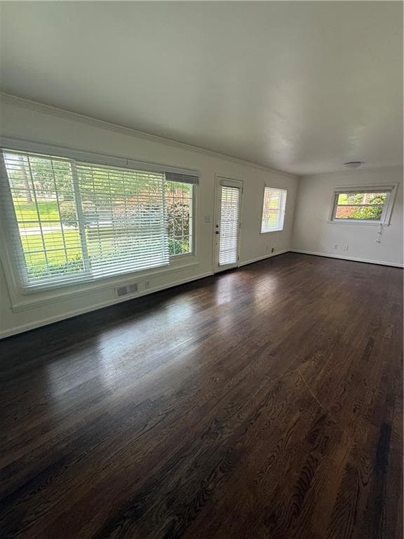 3 bedroom, 2 bathroom, 1,299 sq ft single family residence for rent at 2404 Elmwood Circle, Atlanta, GA 30339 for $2,295 a month — photo 4