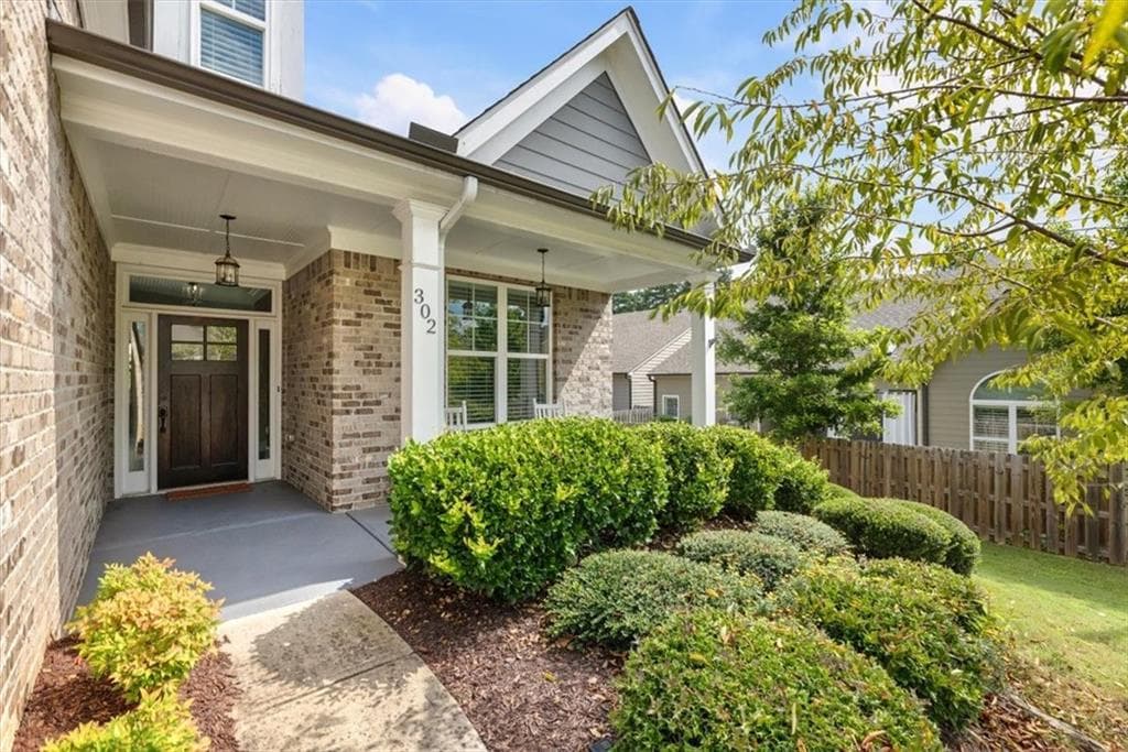 4 bedroom, 3 bathroom, 1,964 sq ft single family residence for sale at 302 Derrymore Drive, Woodstock, GA 30188 — photo 3