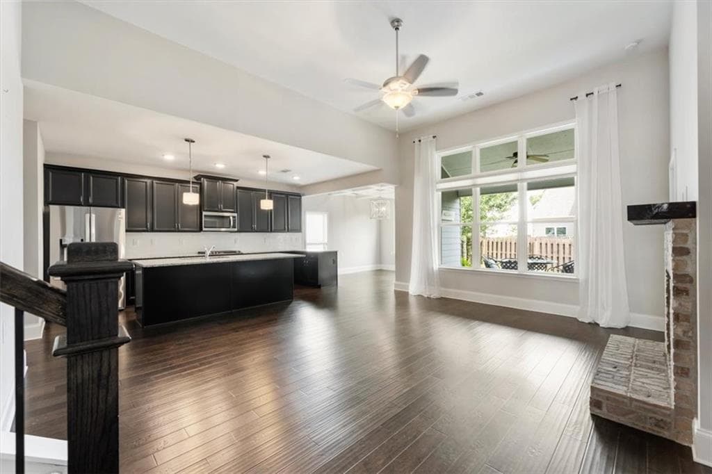 4 bedroom, 3 bathroom, 1,964 sq ft single family residence for sale at 302 Derrymore Drive, Woodstock, GA 30188 — photo 7