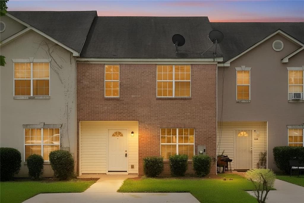 3 bedroom, 3 bathroom, 1,326 sq ft home for sale at 366 N Beach Court, Riverdale, GA