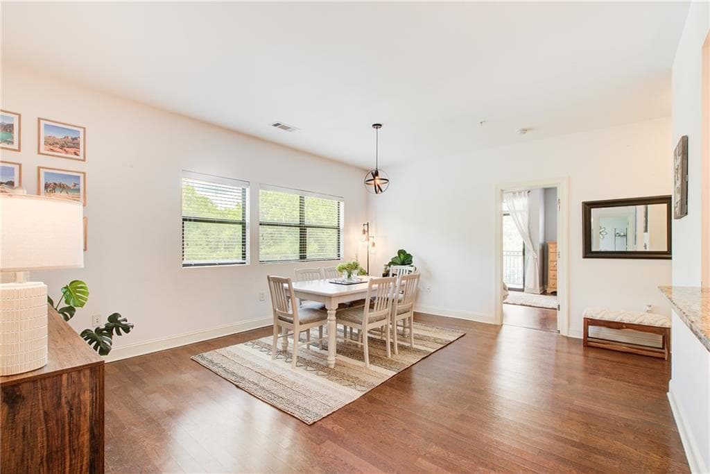 2 bedroom, 2 bathroom, 1,137 sq ft condominium for sale at 2230 Cheshire Bridge Road 416, Atlanta, GA 30324 — photo 4