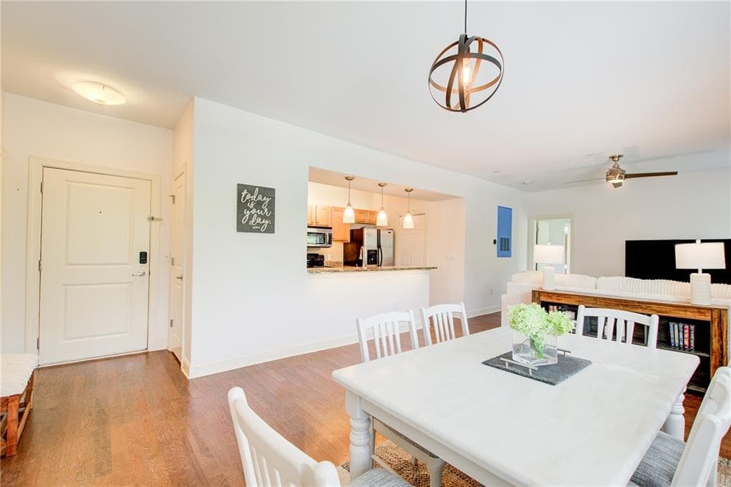 2 bedroom, 2 bathroom, 1,137 sq ft condominium for sale at 2230 Cheshire Bridge Road 416, Atlanta, GA 30324 — photo 5