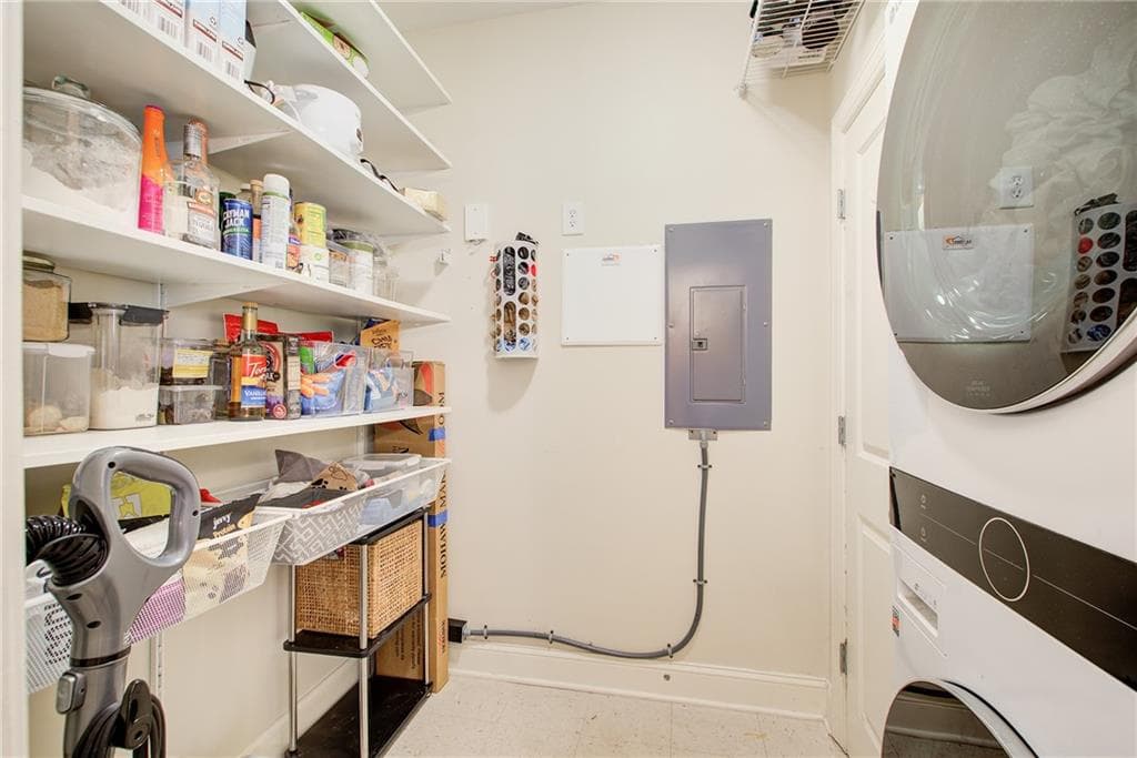2 bedroom, 2 bathroom, 1,137 sq ft condominium for sale at 2230 Cheshire Bridge Road 416, Atlanta, GA 30324 — photo 9
