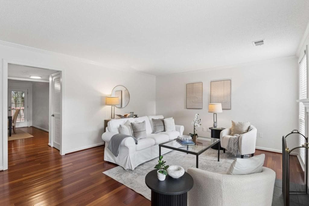 2 bedroom, 3 bathroom, 1,538 sq ft townhouse under contract at 1147 Riverbend Club Drive, Atlanta, GA 30339 — photo 4