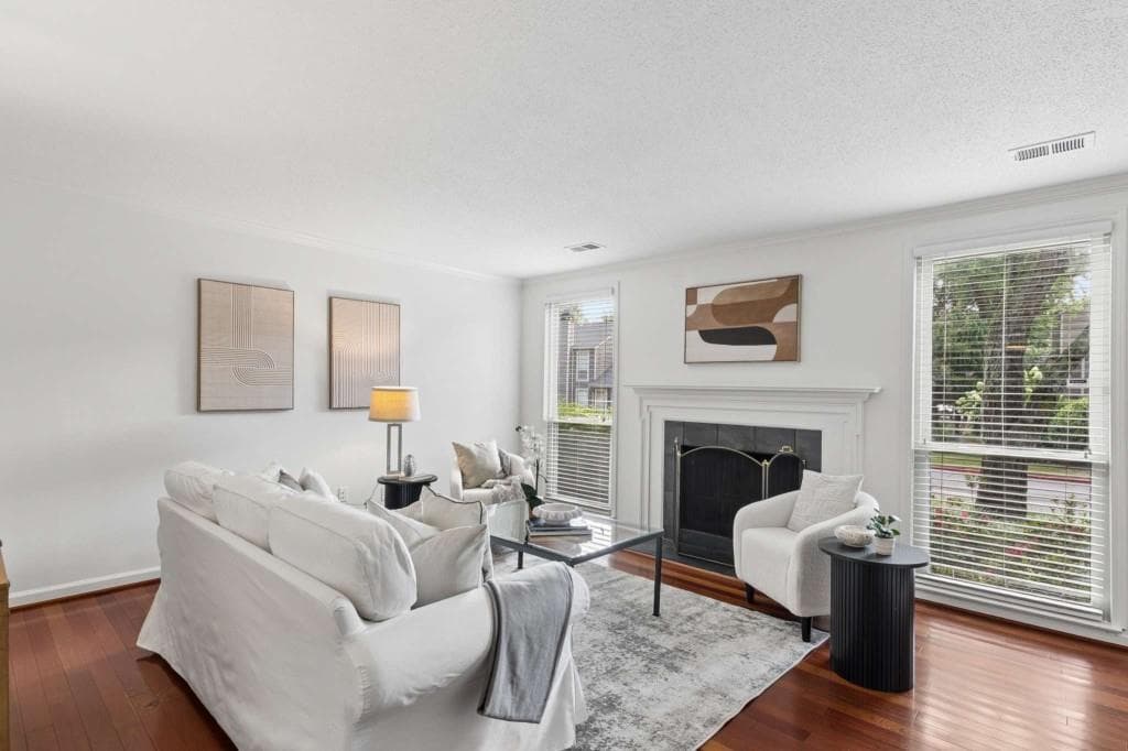 2 bedroom, 3 bathroom, 1,538 sq ft townhouse under contract at 1147 Riverbend Club Drive, Atlanta, GA 30339 — photo 5