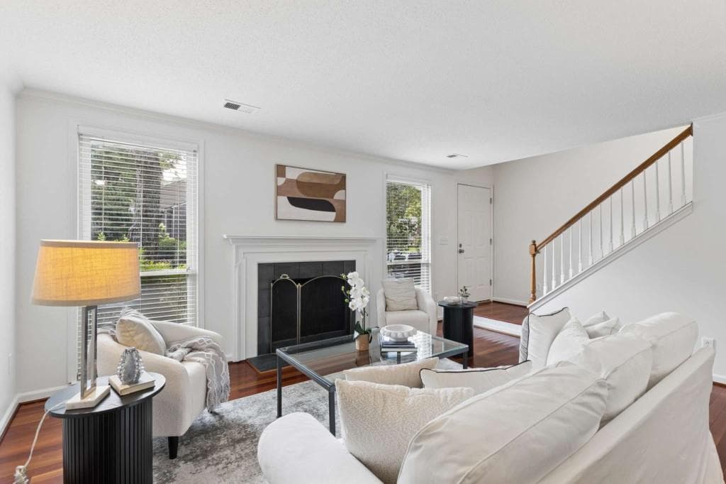 2 bedroom, 3 bathroom, 1,538 sq ft townhouse under contract at 1147 Riverbend Club Drive, Atlanta, GA 30339 — photo 6