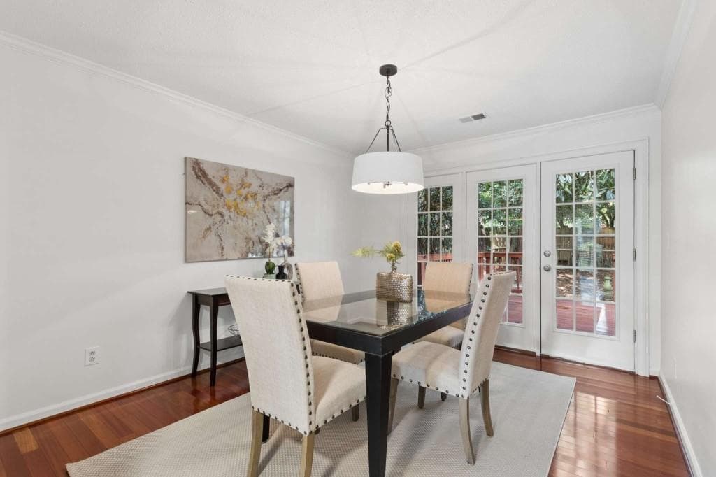 2 bedroom, 3 bathroom, 1,538 sq ft townhouse under contract at 1147 Riverbend Club Drive, Atlanta, GA 30339 — photo 7