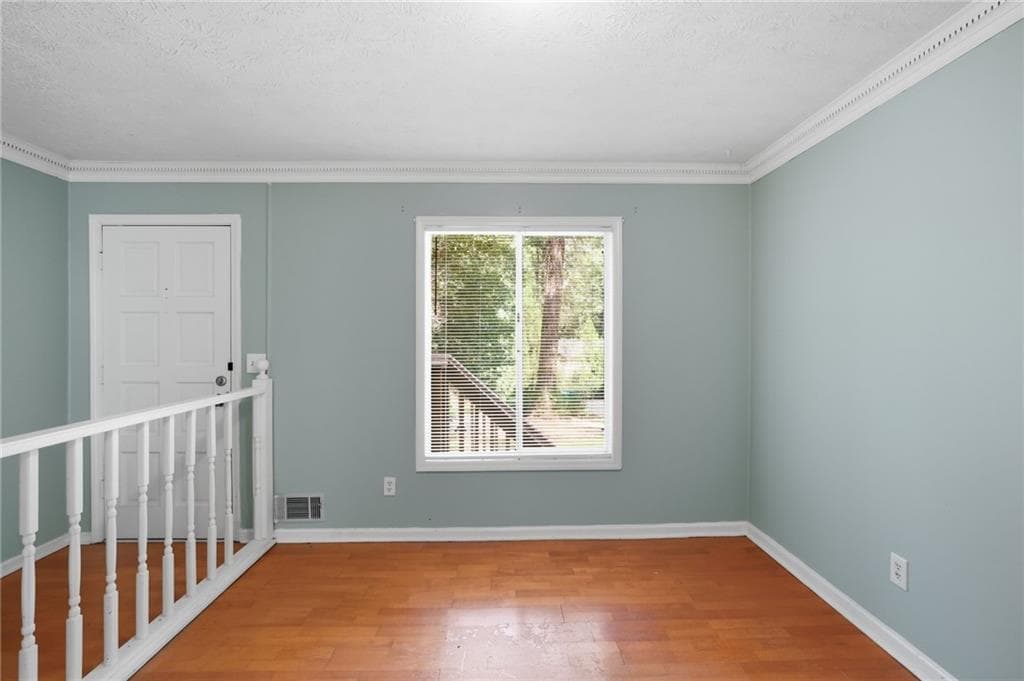 3 bedroom, 2 bathroom, 1,655 sq ft single family residence for sale at 473 Raven Springs Trail, Stone Mountain, GA 30087 — photo 2