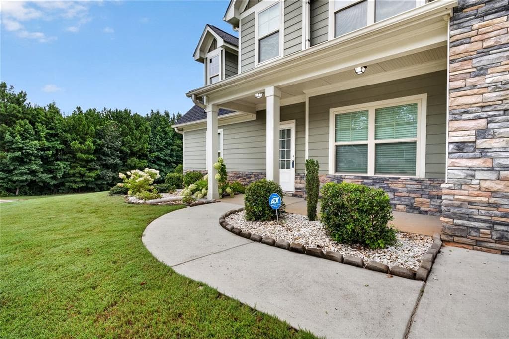 4 bedroom, 3 bathroom, 2,619 sq ft single family residence for sale at 328 Smallwood Lane, Douglasville, GA 30134 — photo 3