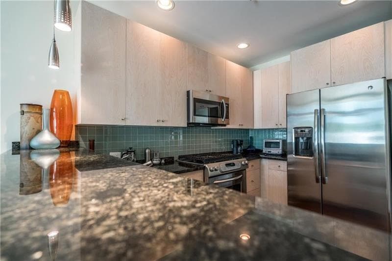 1 bedroom, 1 bathroom, 650 sq ft condominium for rent at 905 Juniper Street 401, Atlanta, GA 30309 for $2,300 a month — photo 9