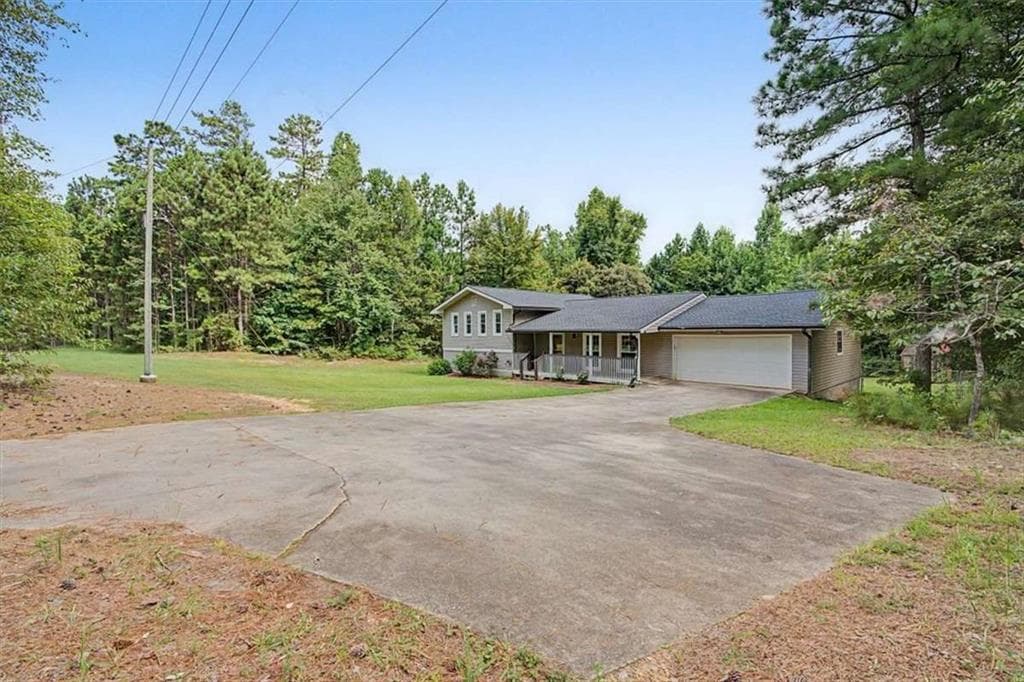 3 bedroom, 3 bathroom, 2,456 sq ft single family residence for sale at 576 Cross Plains Road, Carrollton, GA 30116 — photo 4
