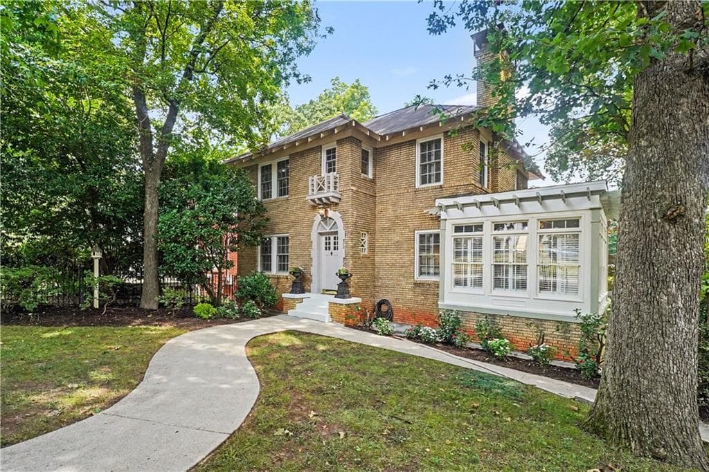 3 bedroom, 3 bathroom, 2,244 sq ft single family residence for sale at 1180 Cameron Court, Atlanta, GA 30306 — photo 3
